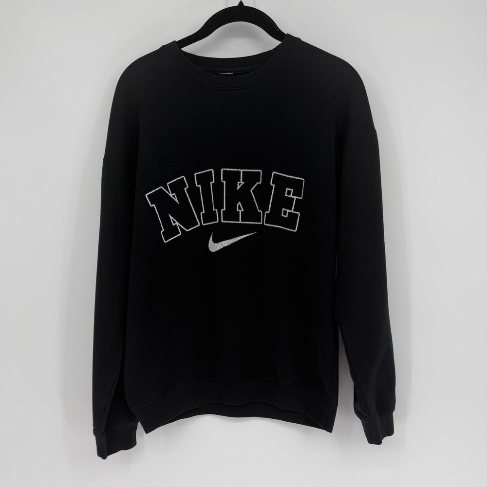 Nike Spellout Crewneck Sweatshirt Black White Embroidered Logo Pullover Fleece